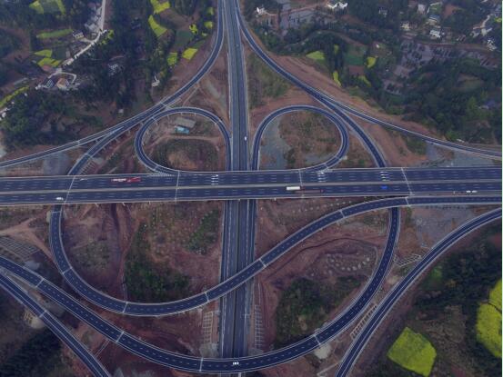 渝蓉高速公路文化枢纽互通建成通车