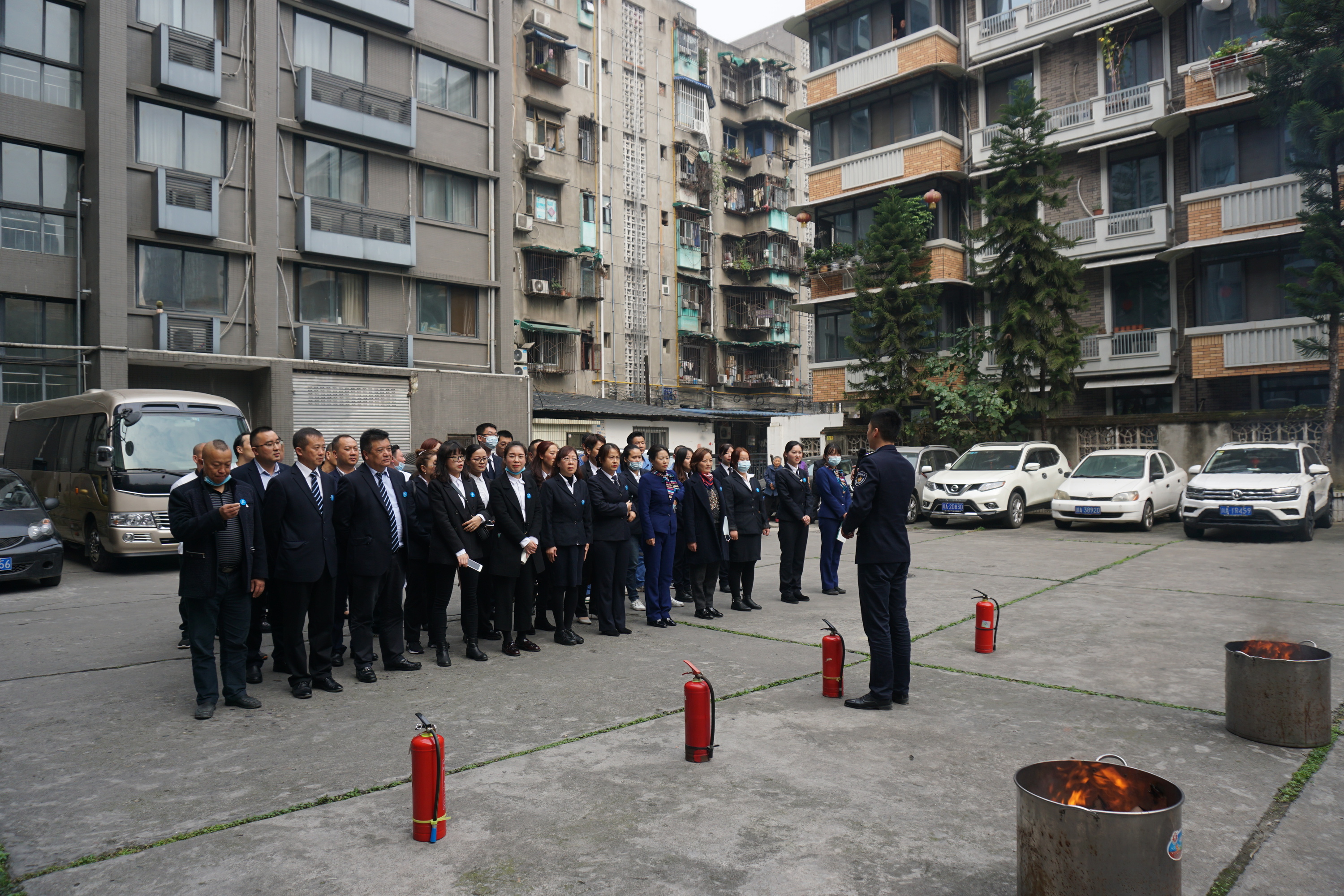 基地建设管理处（诚佳馨）举办消防安全主题讲座及消防演练