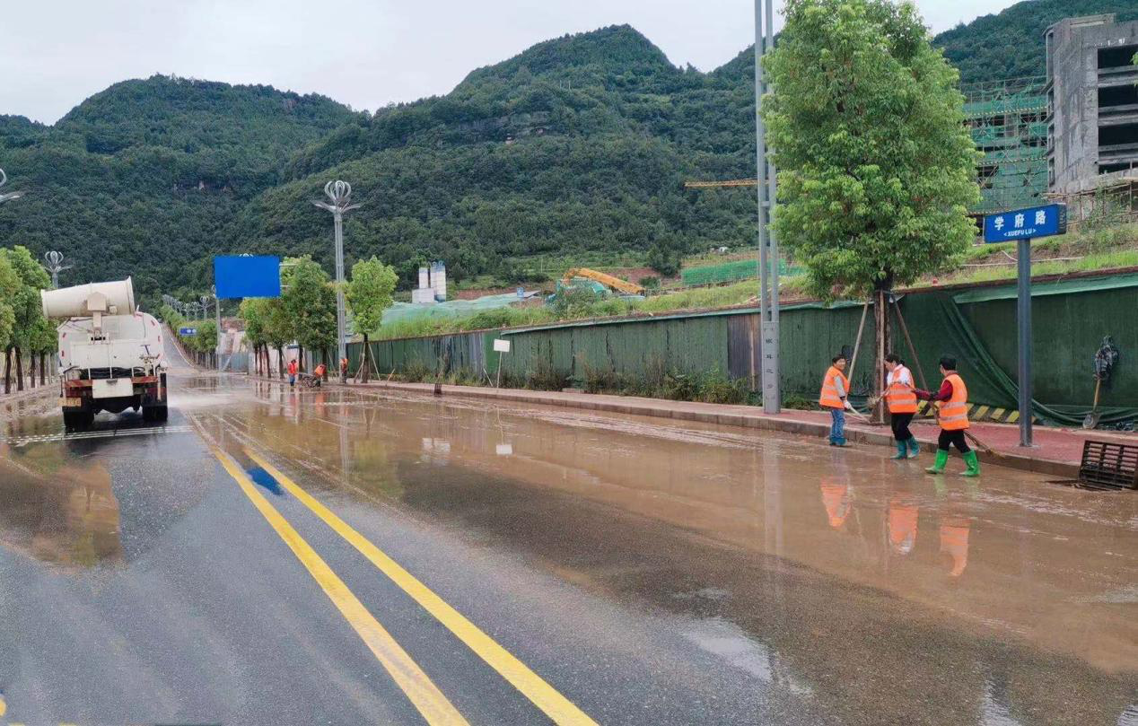 排洪涝  促生产  显担当